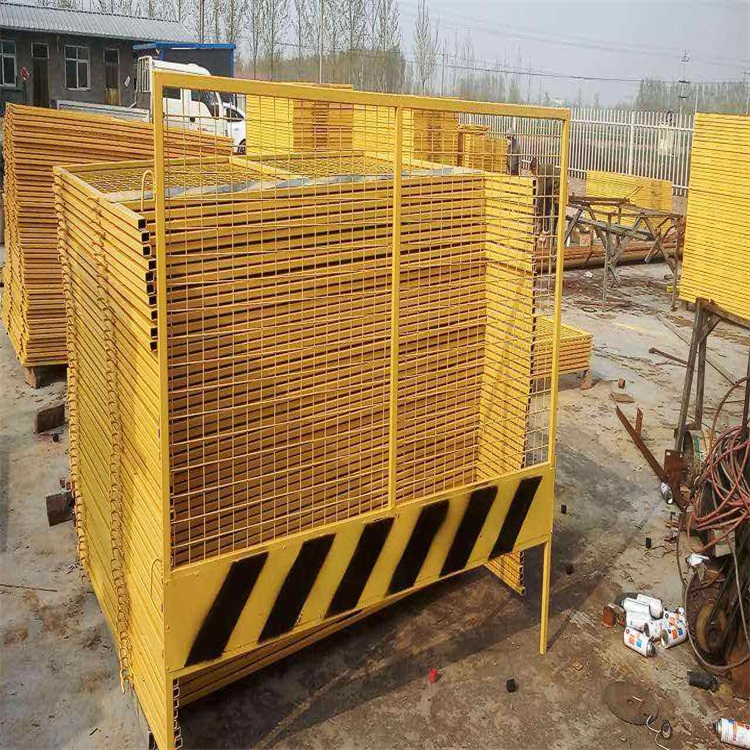 施工電梯安全門