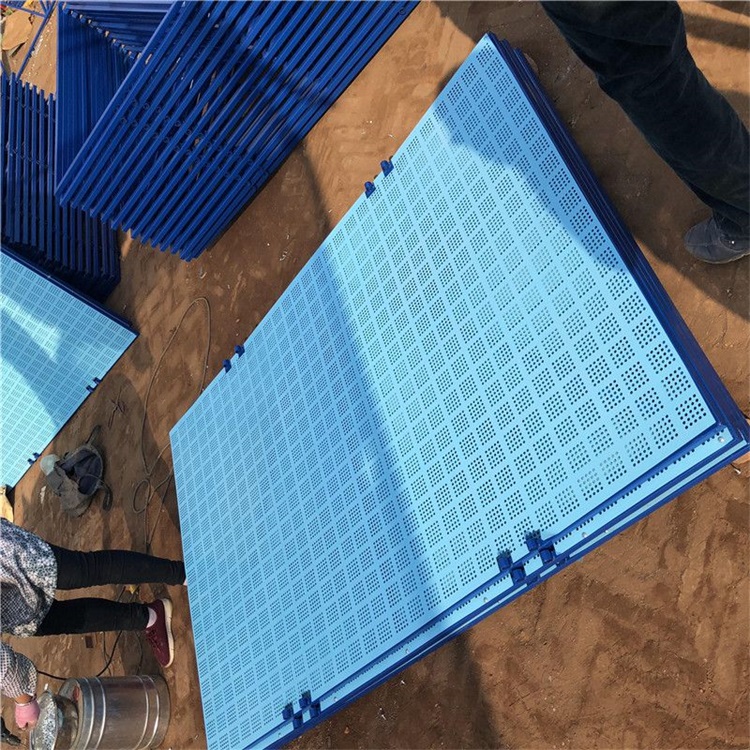 上海沖孔板護欄圍擋圖片2