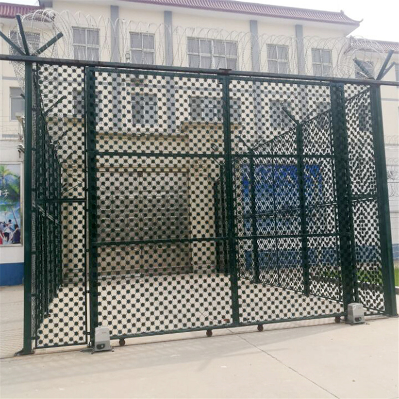 上海監(jiān)獄沖壓刺隔離網圖片3