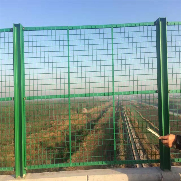 上海橋梁兩側(cè)防拋網(wǎng)圖片1