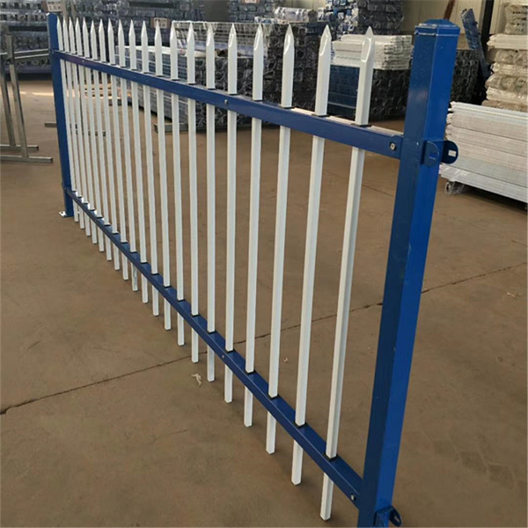 上海鋅鋼道路護(hù)欄圖片2