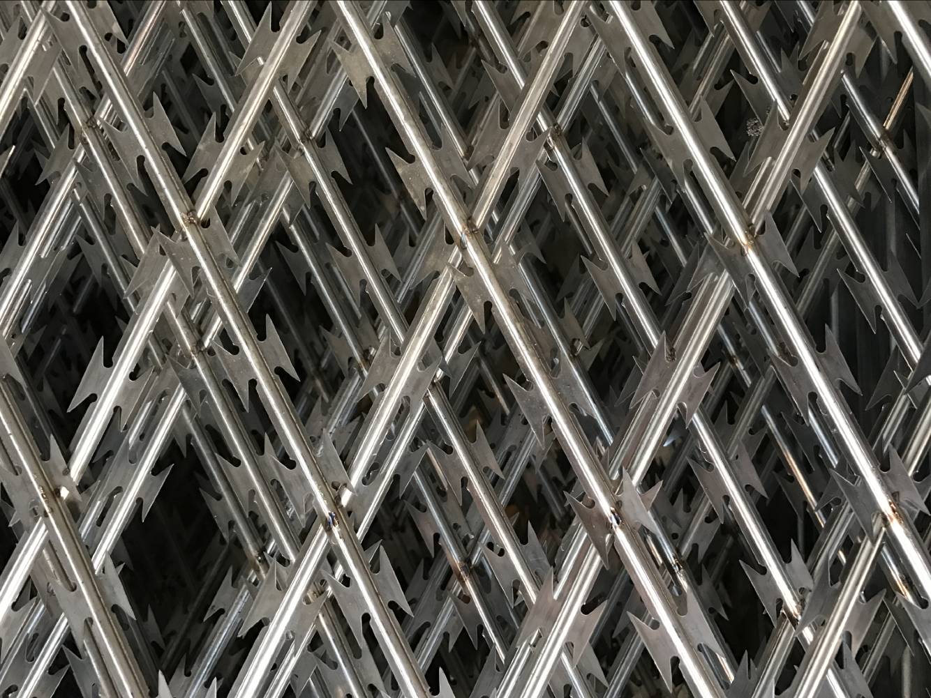  菱形孔刀片刺網