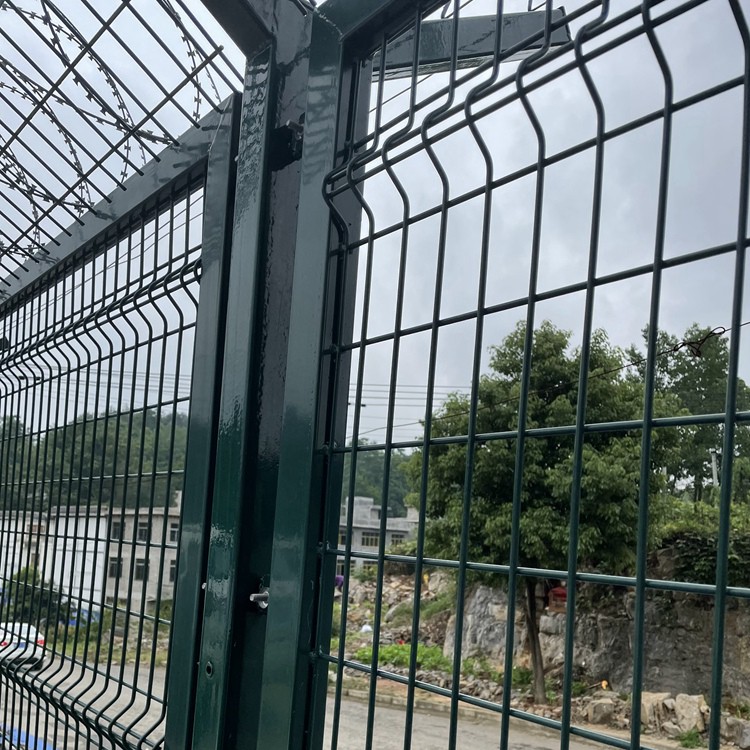 機場鐵絲網圍界