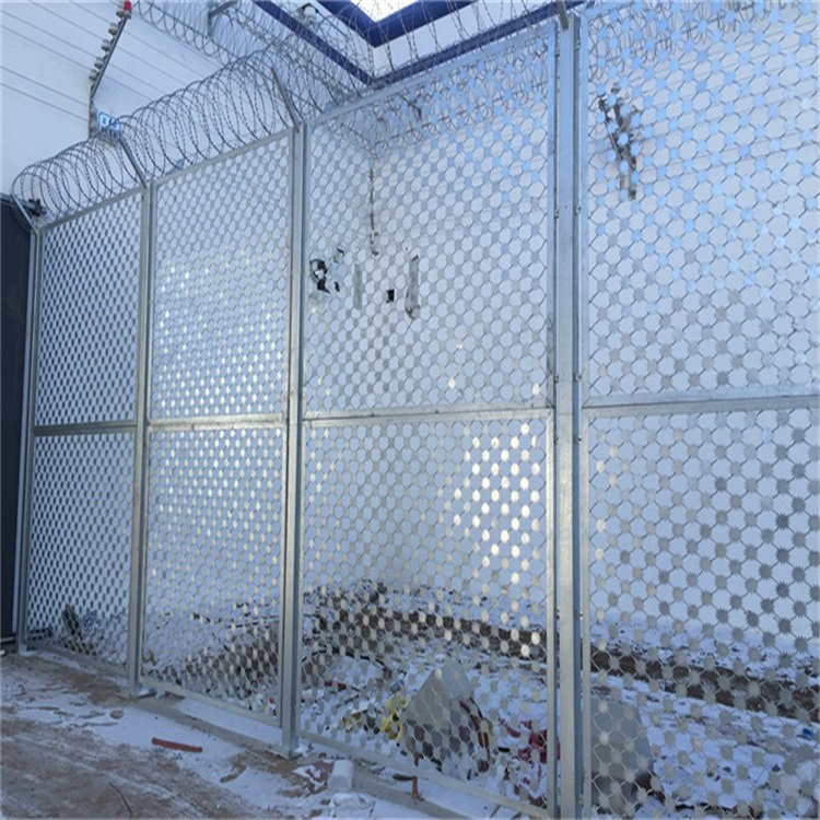 太陽花隔離鋼網(wǎng)墻圖片3