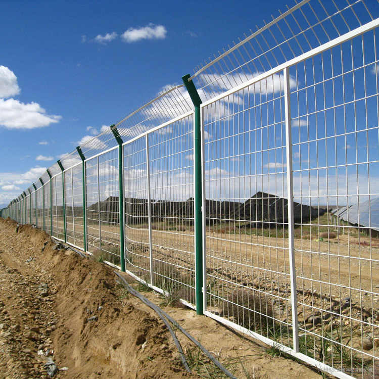 上海光伏電站隔離圍欄網(wǎng)圖片2